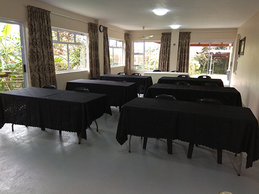 Ambleside Self-catering apartments, Umtentweni - outdoor under cover entertainment area